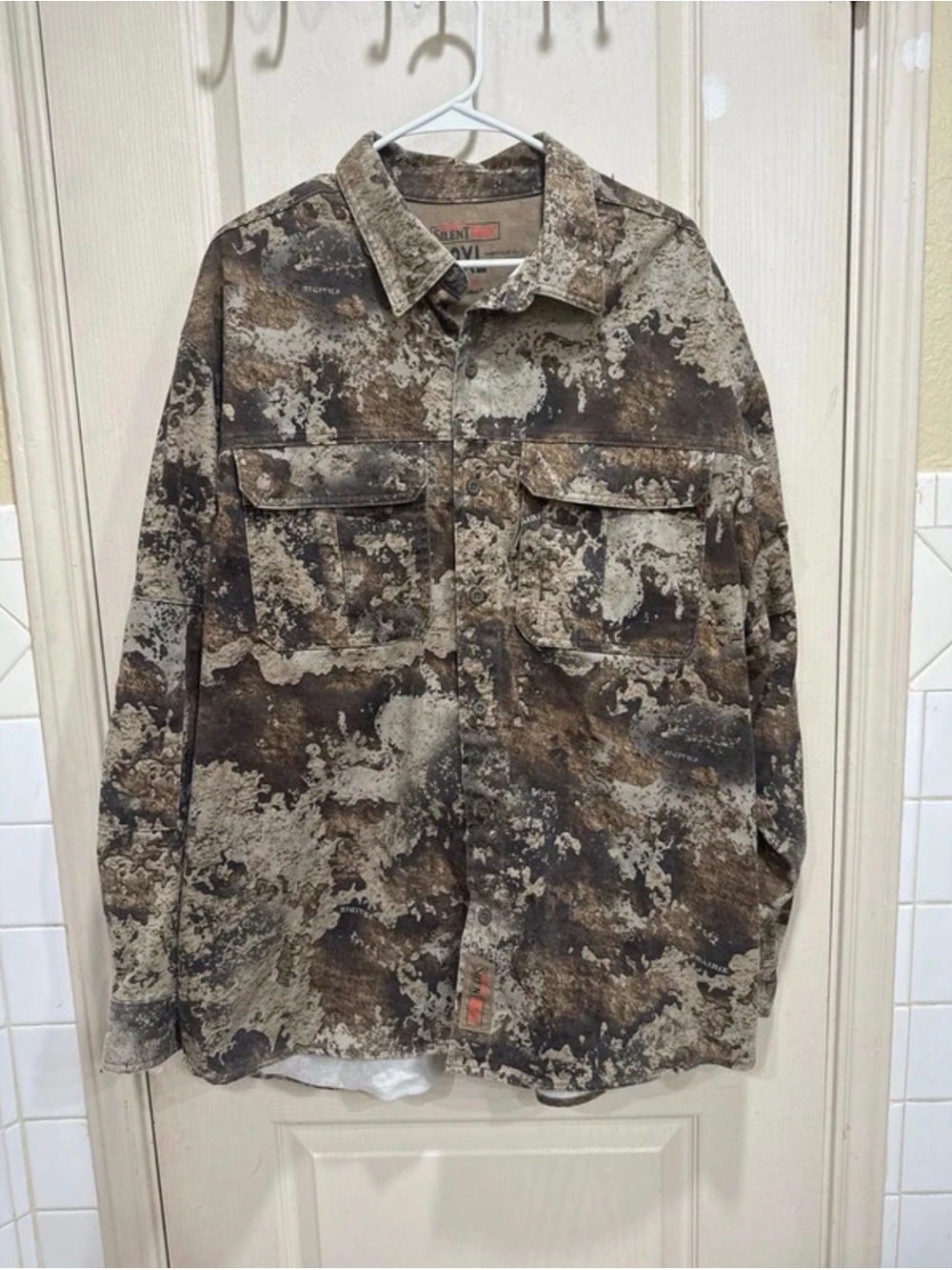 RedHead Men's Camouflage Button-Down Shirt Jacket in Brown & Tan